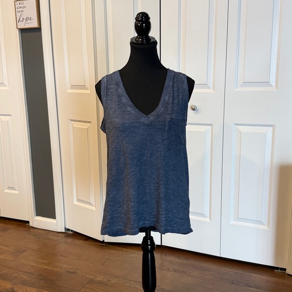 Jane and Delancey Heathered Blue Muscle Tee - Picture 10 of 10